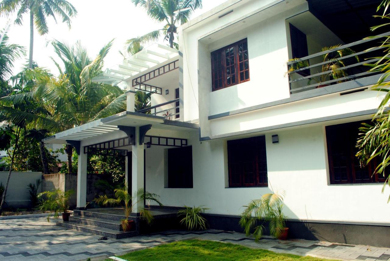 Nice Villa Irimbranallur المظهر الخارجي الصورة
