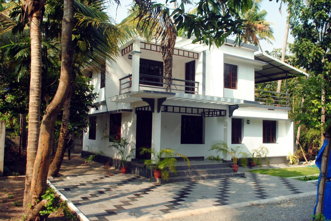 Nice Villa Irimbranallur المظهر الخارجي الصورة